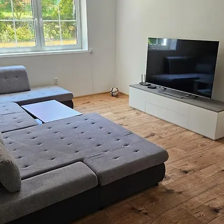 Lägenhet Apartman Ovesna