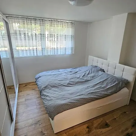 Apartman Ovesna Apartment *